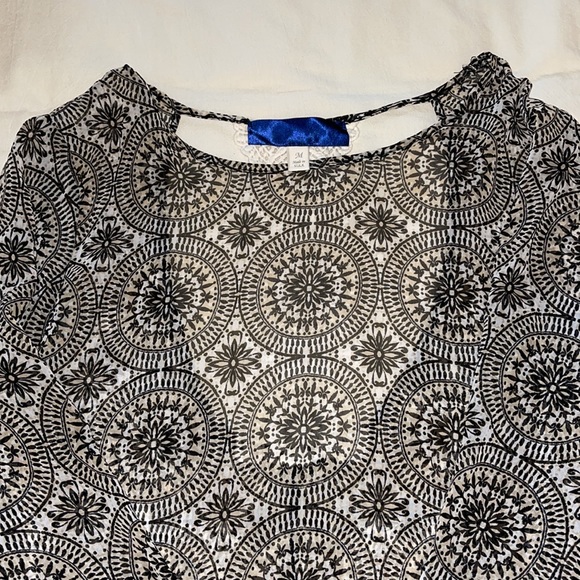 Blouse - Picture 2 of 3